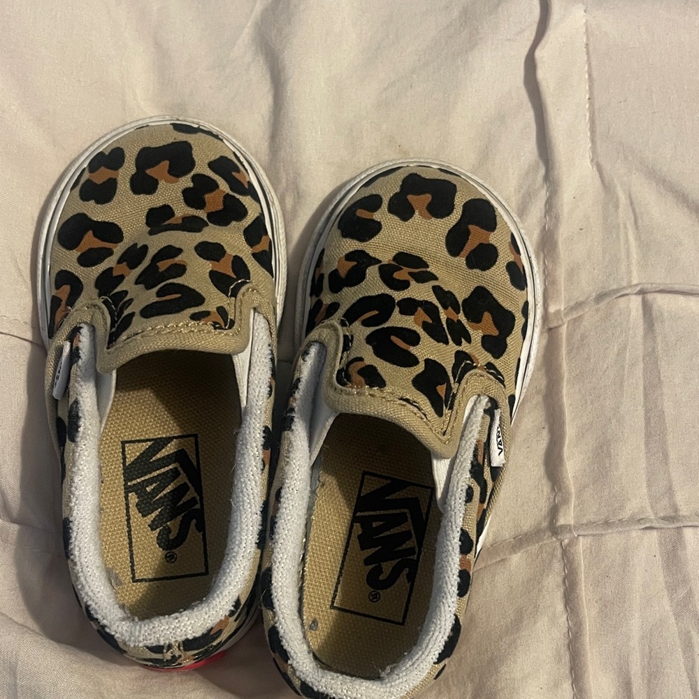Vans Kids Tan and Black Leopard Slip-Ons